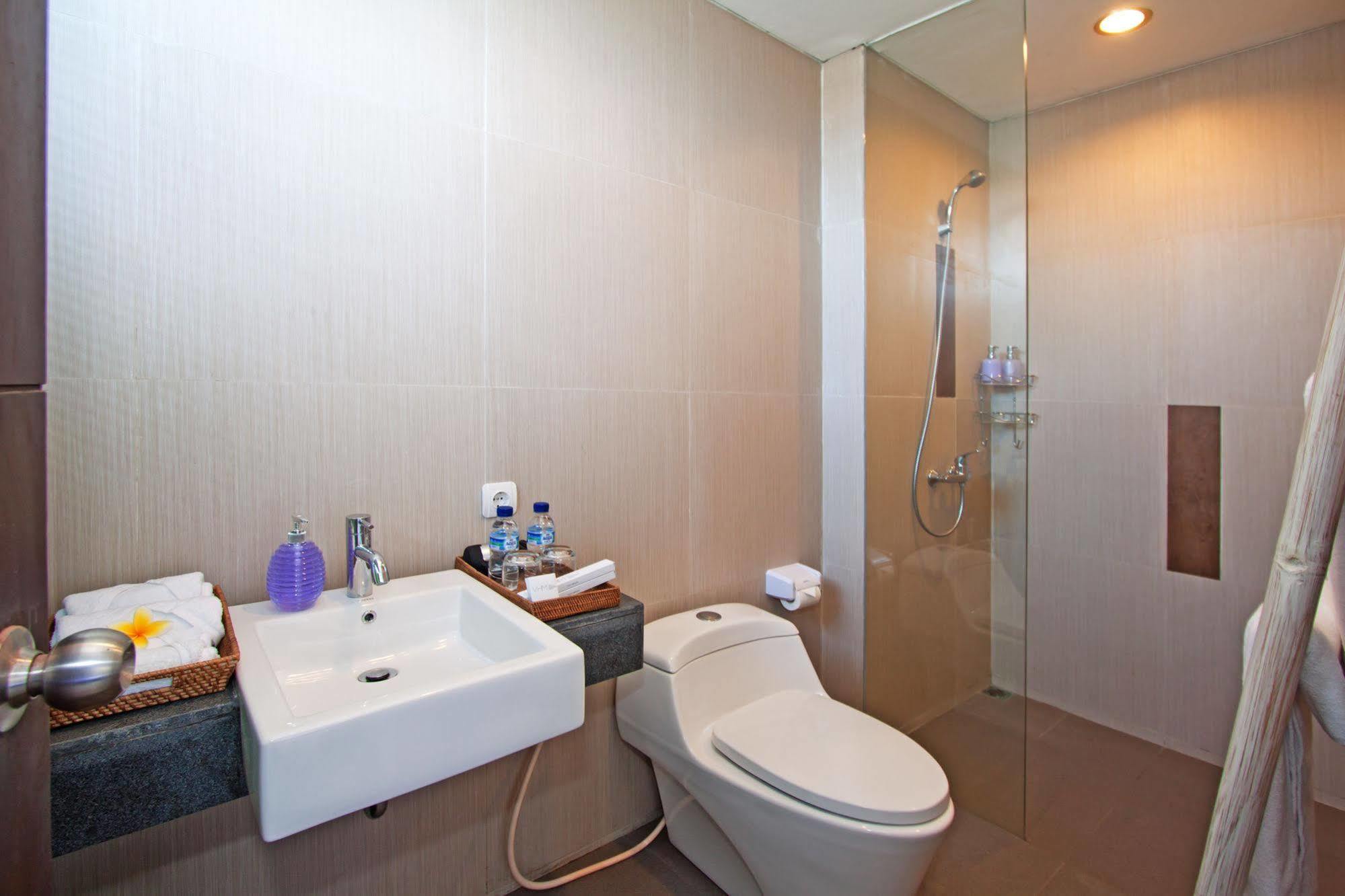 Grace And Milena Guesthouse Kuta  Bagian luar foto