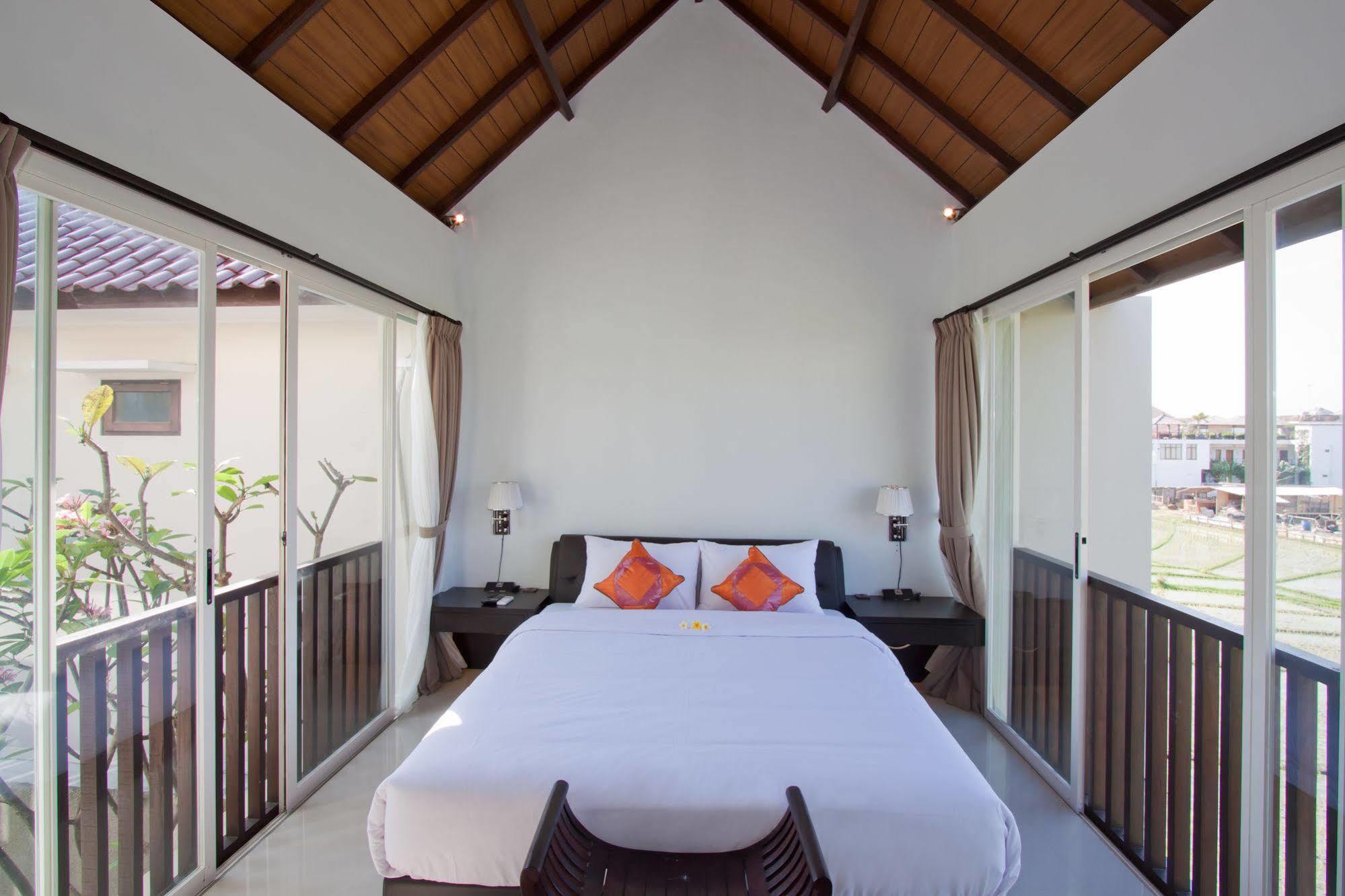 Grace And Milena Guesthouse Kuta  Bagian luar foto