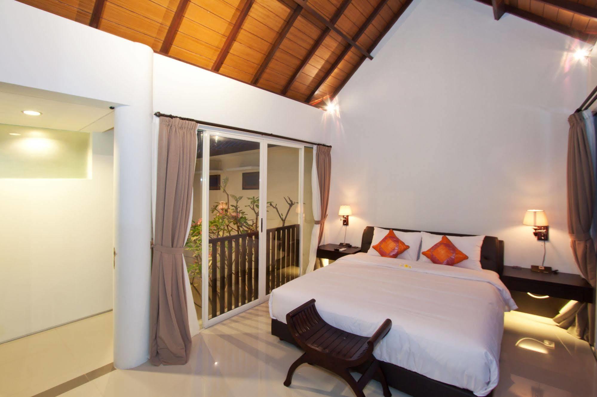 Grace And Milena Guesthouse Kuta  Bagian luar foto